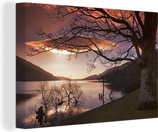 Roze lucht boven het Nationaal park Loch Lomond en de Trossachs in Schotland Canvas 180x120 cm - Foto print op Canvas schilderij (Wanddecoratie woonkamer / slaapkamer) XXL / Groot formaat!