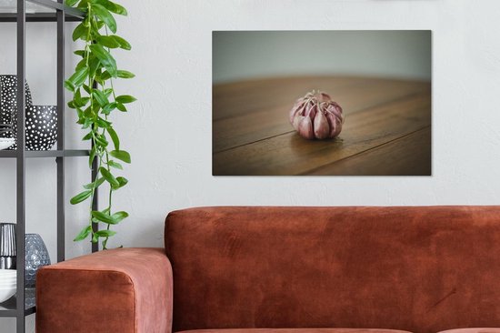 Un seul ail ou Allium sativum sur la table Toile 90x60 cm - Tirage photo sur toile (Décoration murale salon / chambre)