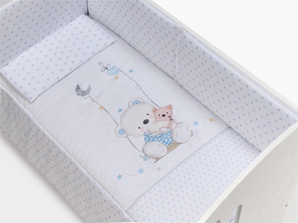 Interbaby Bedtextielset Beer 60 X 120 Cm Katoen Wit/blauw 3-delig Interbaby Bedtextielset Beer 60 X 120 Cm Katoen Wit/blauw 3-delig
