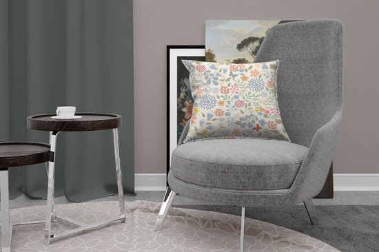 Sierkussen décoratif Illustration de conception de fleurs pour une utilisation en intérieur - Une illustration de conception florale avec de nombreuses fleurs - 45x45 cm - Coussin intérieur carré en coton