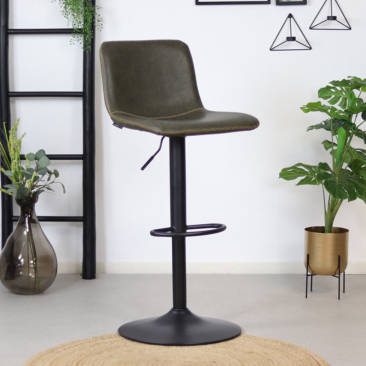 Bronx71® Industriële Barkruk Texas draaibaar eco-leer olijfgroen 60-76cm - barstoel