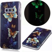 Voor Samsung Galaxy S10e lichtgevende TPU zachte beschermhoes (dubbele vlinders)