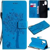 Voor OnePlus Nord N100 Tree & Cat Pattern Pressed Printing Horizontale Flip PU lederen hoes met houder & kaartsleuven & portemonnee & lanyard (blauw)