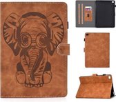 Voor iPad 9.7 2017/2018 reliëf olifant patroon horizontale flip PU lederen tas met slaapfunctie & magnetische gesp & beugel en kaartsleuf (bruin)