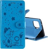 Voor OPPO F17 Pro / Reno4 Lite Cat Bee Embossing Pattern Schokbestendige horizontale flip lederen tas met houder & kaartsleuven & portemonnee (blauw)