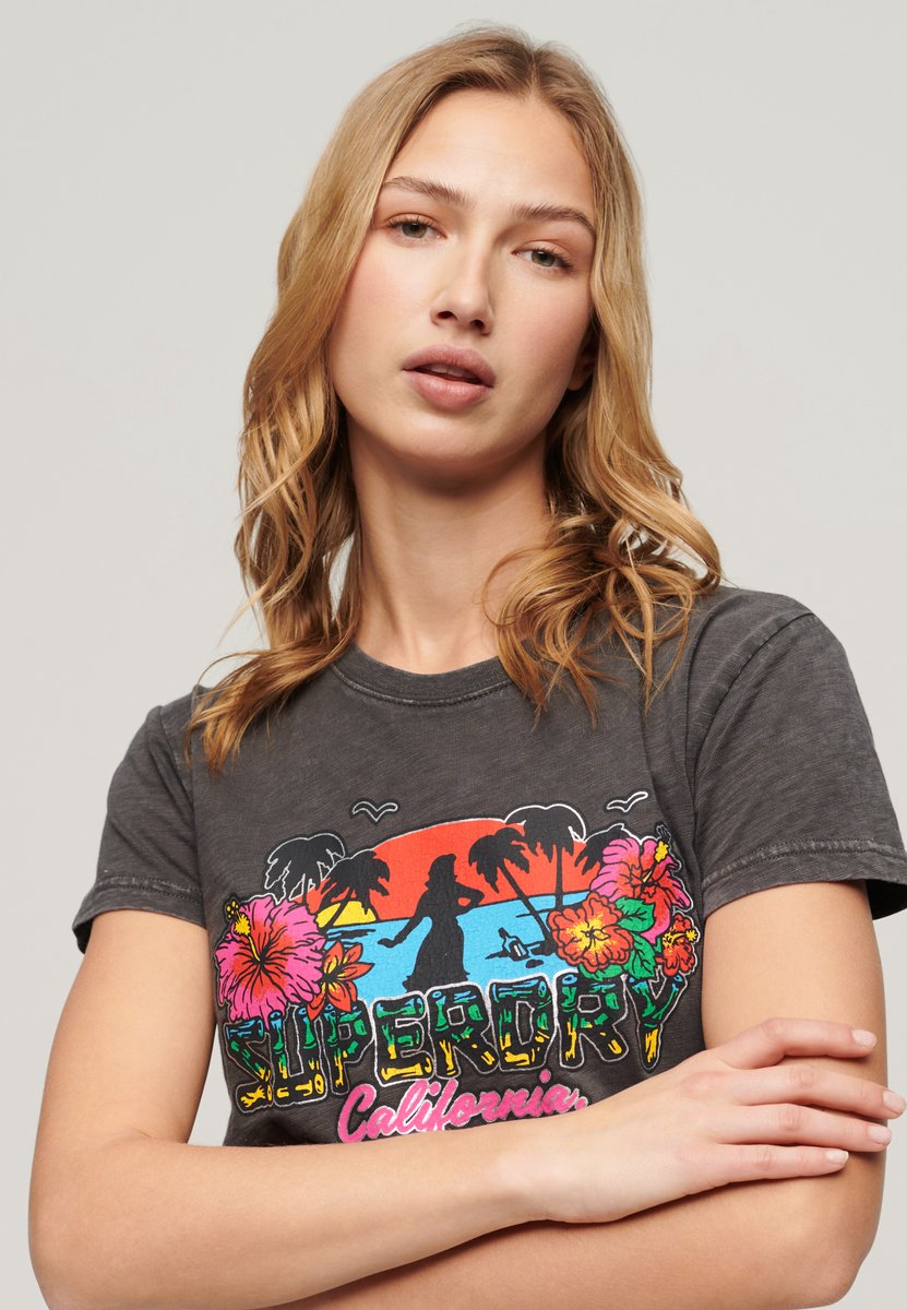 Superdry Cali Sticker Fitted T-shirt Met Korte Mouwen 2XS Vrouw Zwart