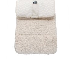 Product: KipKep Napper Verschoningsmatje met teddy - Sandy Wig - verschoonmatje - rPET - wasbaar - gecoat - zandkleur beige, van het merk KipKep