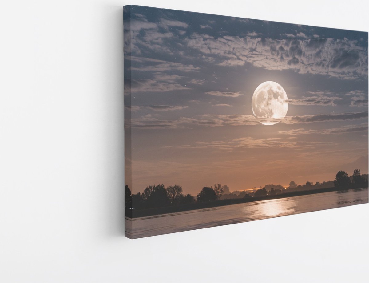 Saammp Canvas Schilderij - Maan boven de stad - Landschap - Natuur - 50x40 - Foto op canvas - Wanddecoratie - Muurdecoratie Woonkamer - Slaapkamer decoratie - Canvas Print Multicolor