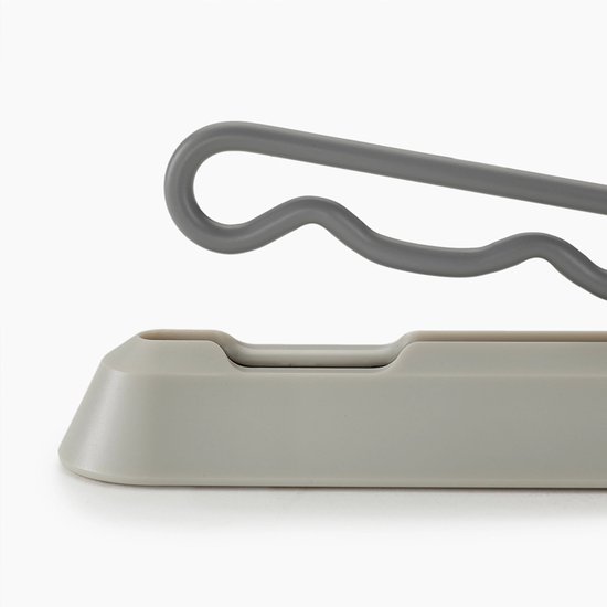 Joseph Joseph - Porte-manteau mural Orderly pliable - Acier au carbone - Crème