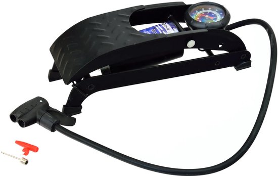 Zwarte voetpomp van Geko met manometer, slang en extra ventieladapters.