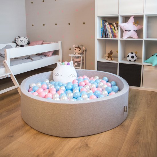 KiddyMoon Ballenbad Voor Baby's met 300 kleurrijke ballen ∅7cm 90x30cm - Ballenbak voor kinderen - Rond ballenbak foam - Schuimvulling - Voor sensorische - Lichtgrijs: Babyblauw, Roze, Parelmoer — afbeelding 4