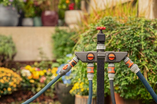 Gardena 4-weg dispenser: Mogelijkheid om tot 4 apparaten of slangen op de kraan aan te sluiten, geschikt voor Gardena irrigatieprogrammeurs en timers (8194-20
