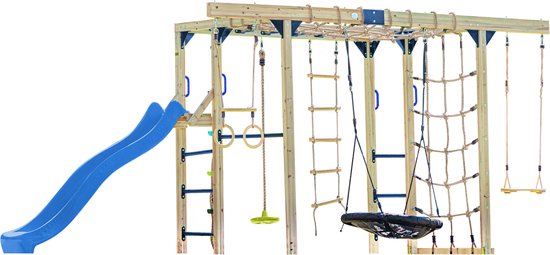 Houten klimtoestel met blauwe glijbaan, schommels, klimtouwen en nestschommel.