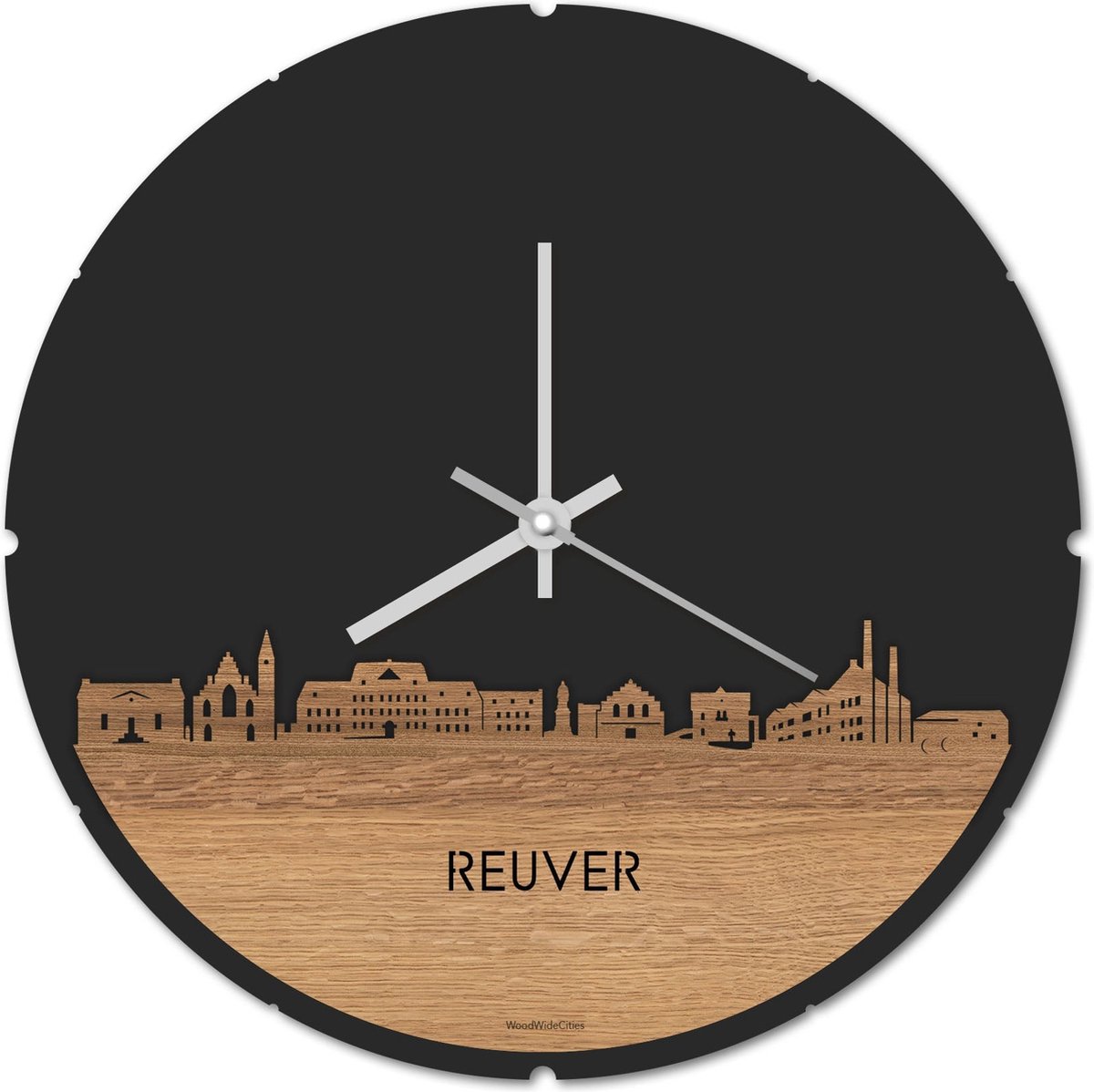 Skyline Klok Rond Reuver Eikenhout - Ø 44 cm - Stil uurwerk - Wanddecoratie - Meer steden beschikbaar - Woonkamer idee - Woondecoratie - City Art - Steden kunst - Cadeau voor hem - Cadeau voor haar - Jubileum - Trouwerij - Housewarming -