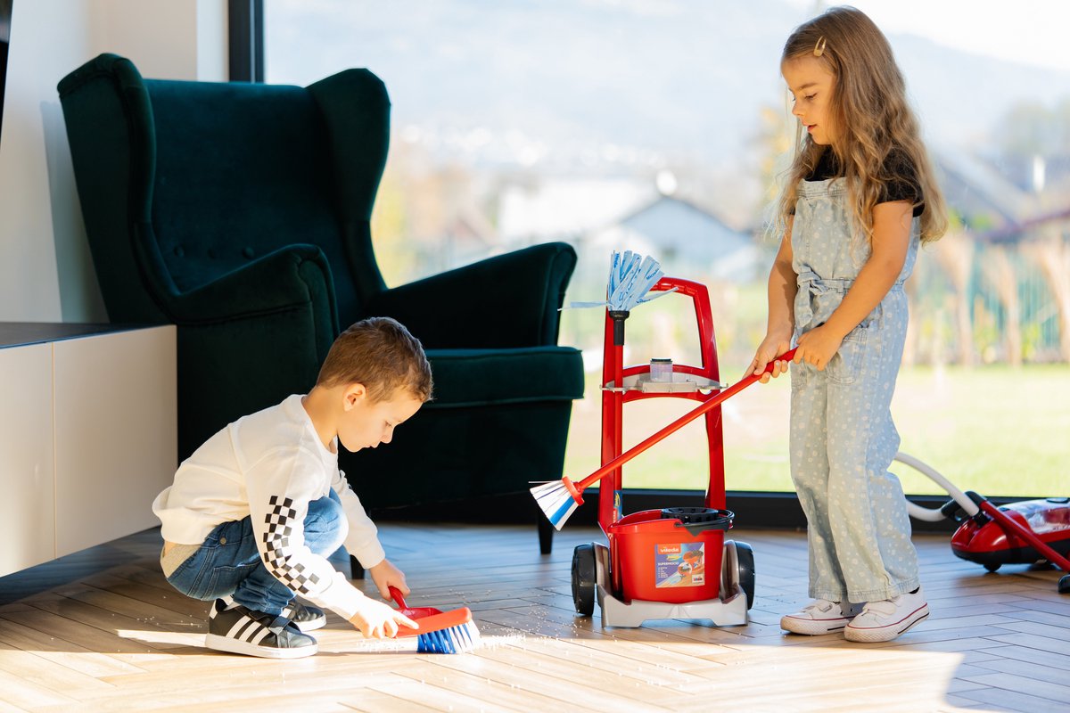 Klein Toys Vileda - speelgoed schoonmaaktrolley - incl. stofzuiger - 29 x 24 cm - rood — afbeelding 8