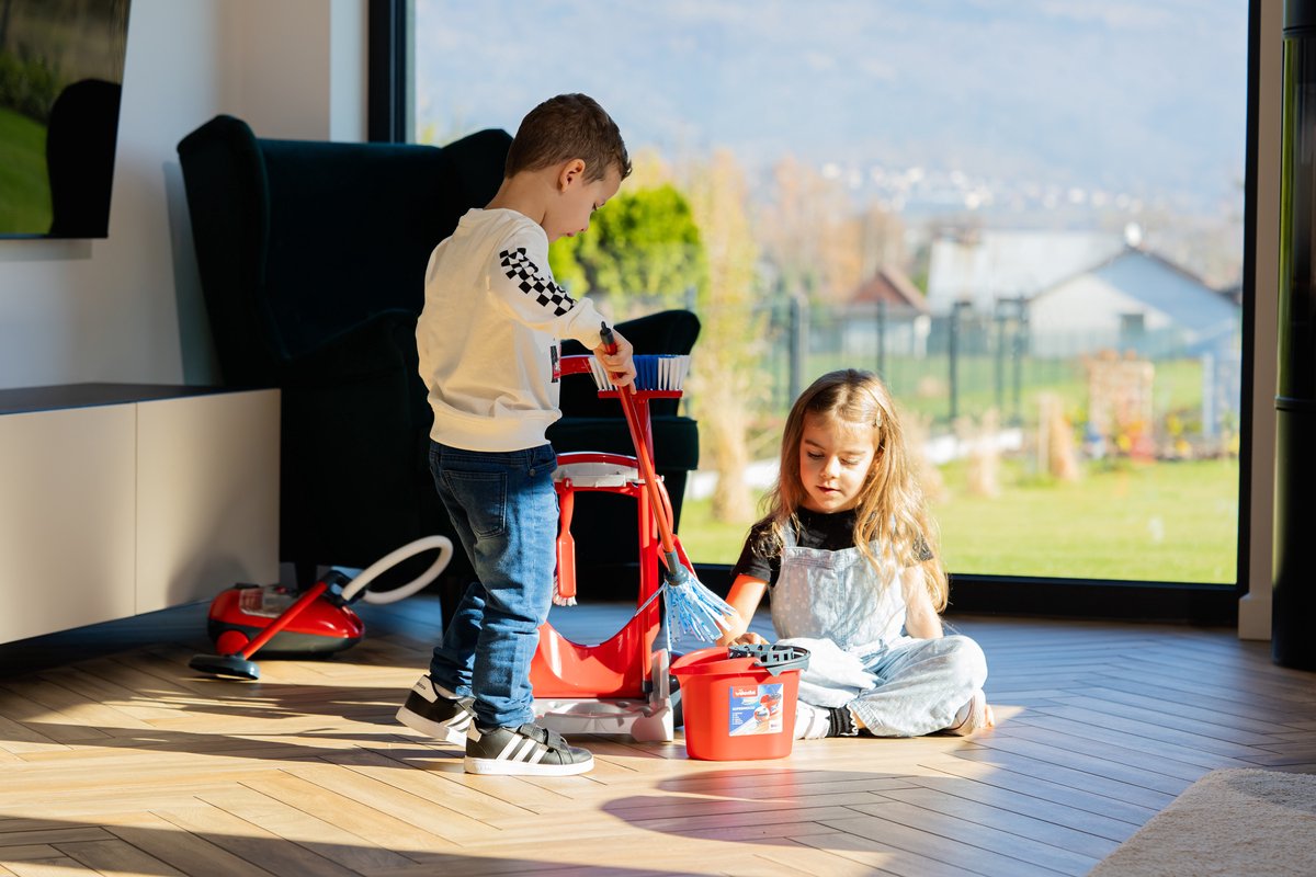 Klein Toys Vileda - speelgoed schoonmaaktrolley - incl. stofzuiger - 29 x 24 cm - rood — afbeelding 6