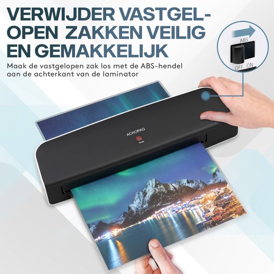 ACROPAQ lamineerapparaat met een hand die de ABS-hendel op de achterkant gebruikt om een vastgelopen document los te maken.