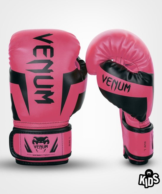 Roze Venum bokshandschoenen voor kinderen met zwarte accenten en logo.