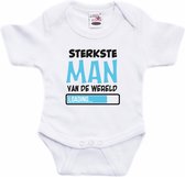 Bellatio Decorations baby rompertje - Sterkste Man - wit/blauw - babyshower/kraamvisite cadeau 68