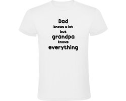 Dad knows a lot but grandpa knows everything Heren T-shirt - opa - geheim - secret - leven - humor - grappig