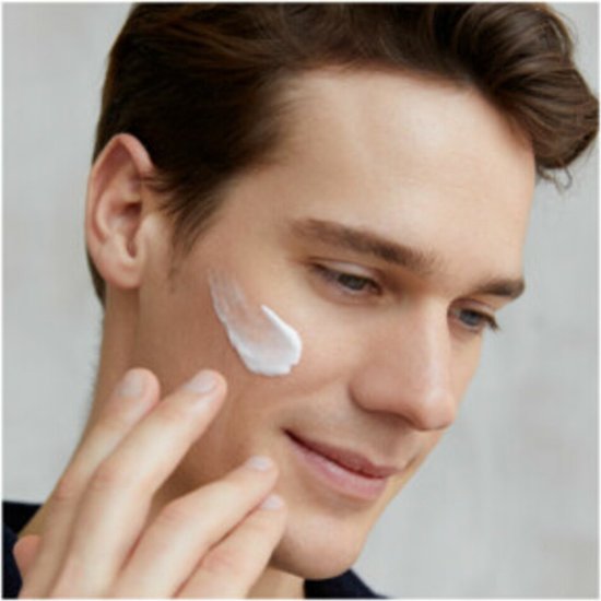 NIVEA MEN Active Energy Gezichtscrème - Dagcrème Normale huid - Moisturizer - Gezichtscreme Mannen - Met cafeïne - 50 ml