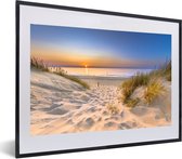 Poster in lijst - Fotolijst 60x40 cm - Posters - Duin - Zonsondergang - Horizon - Strand - Gras - Posterlijst zwart - Decoratie - Wanddecoratie woonkamer - Muurdecoratie slaapkamer