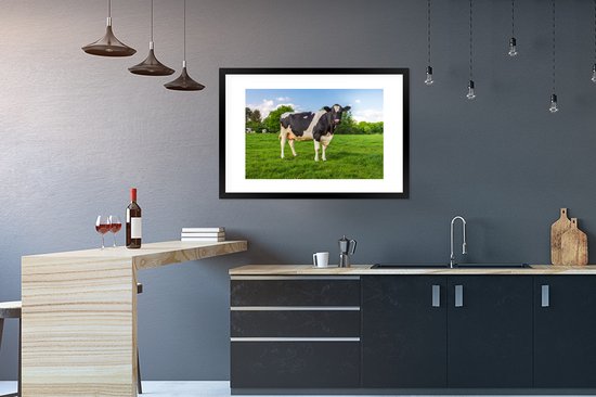 Vache Zwart et blanche au pâturage 90x60 cm