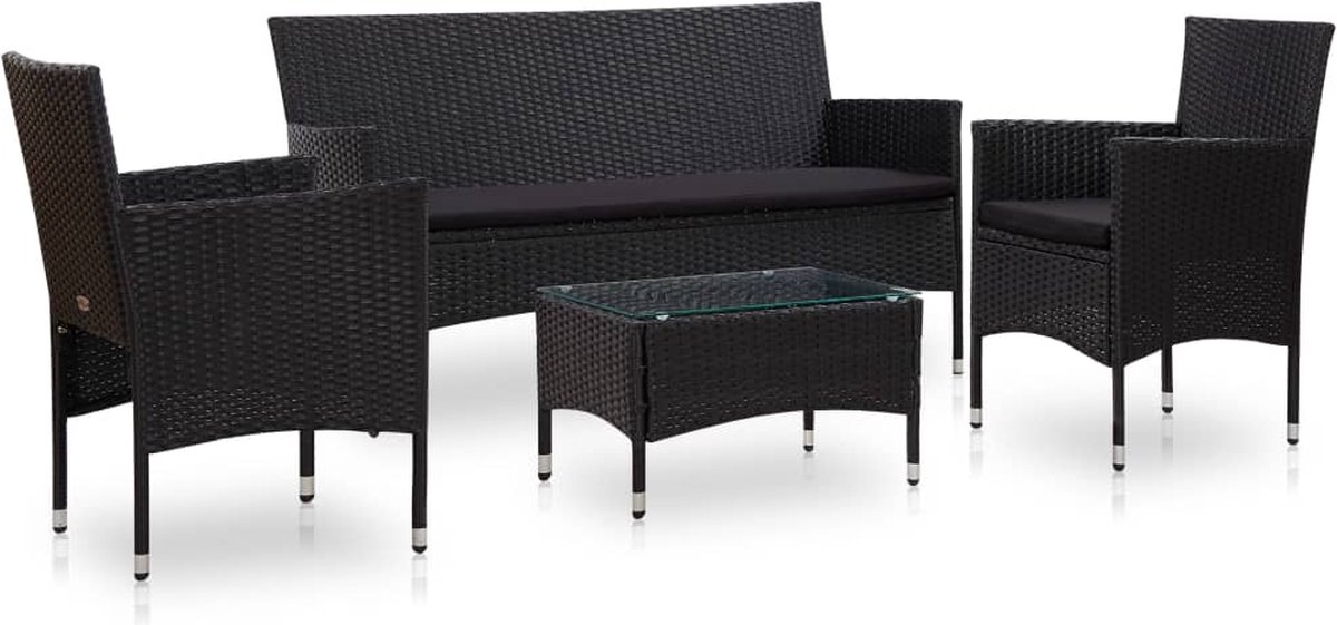 Zwarte poly rattan loungeset met kussens en tuintafels van The Living Store.