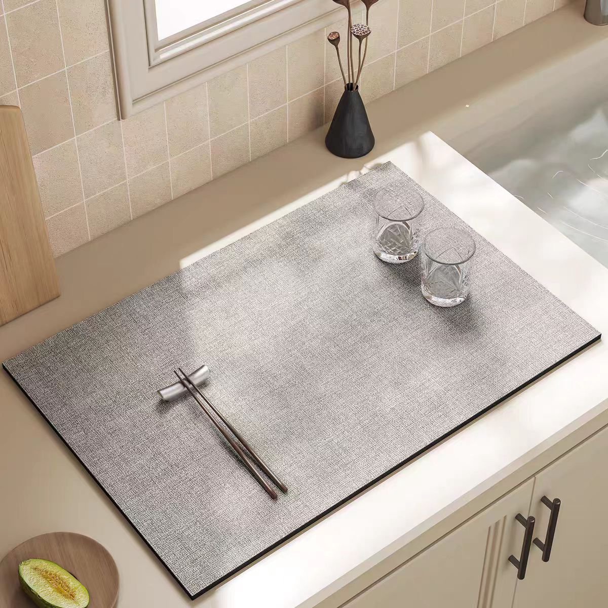 Lichtgrijze vierkante eenvoudige tafelmat - absorberende diatomiet - antislip tafelmat - afvoerpad voor tafelgerei - wasmachine mat
