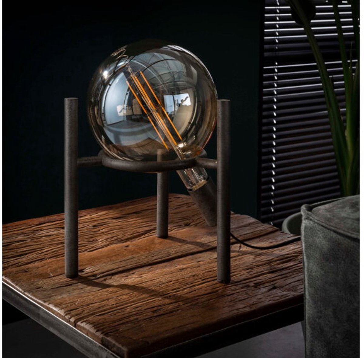 Tafellamp Saturn Ø20 cm in Oud Zilver - Elegant en Stijlvol - 28x28x34 cm - Moderne Tafellamp - Sfeervolle Verlichting - Geschikt voor Woonkamer en Slaapkamer