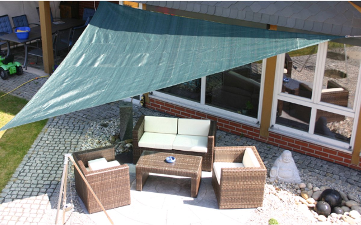 Eduplay zonnedoek driehoek groen 5x5x5m UV bescherming.