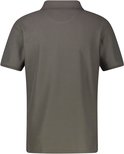 Donkergrijs poloshirt met korte mouwen, neutrale achtergrond, zicht van achteren.