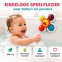 Een baby in bad speelt met een zonnebloem spinner-speeltje met zuignappen. Kenmerken: BPA-vrij, stimuleert motoriek, sterke zuignappen.