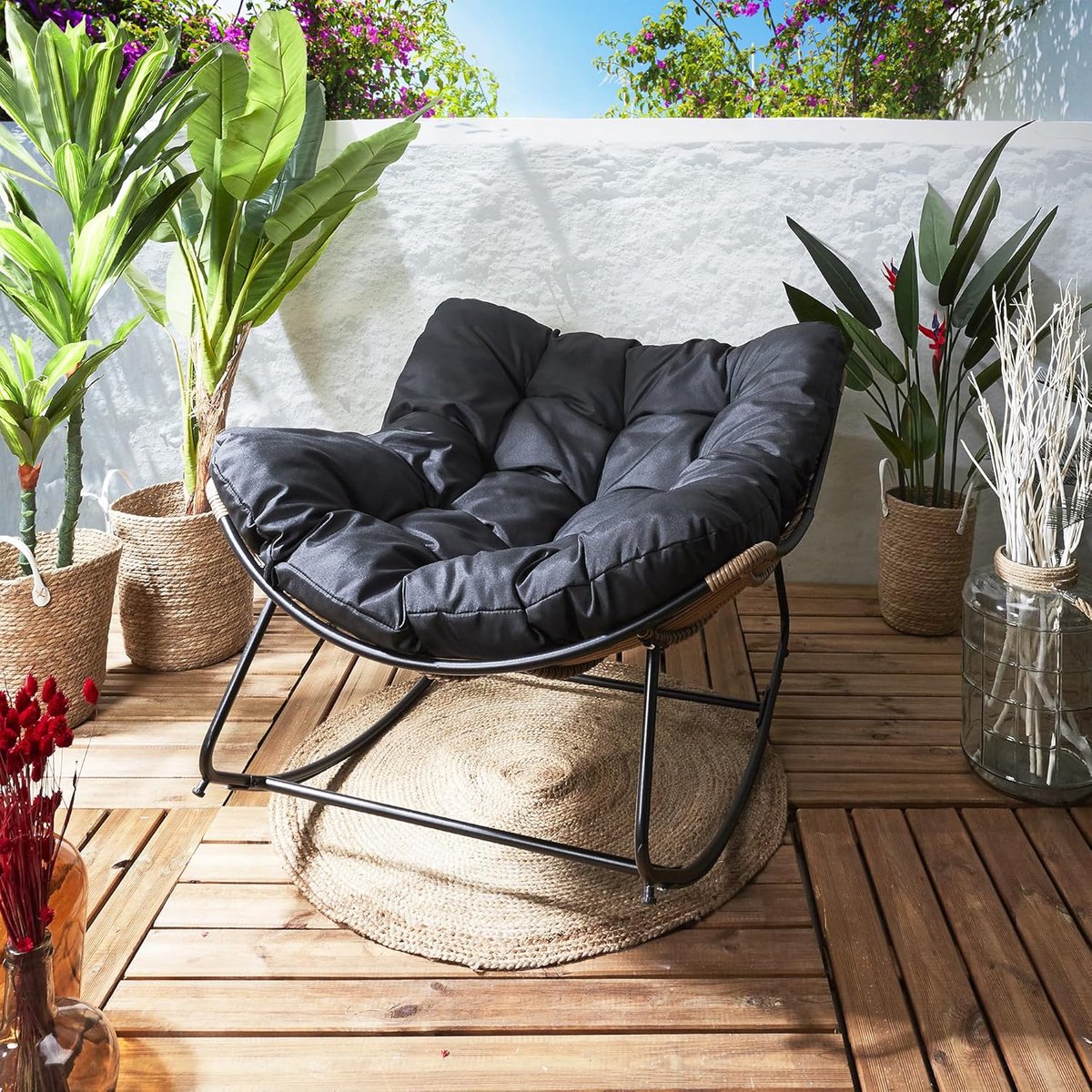 Tulum Luxe Schommel Fauteuil met Rotanlook, UV-Bestendig Stalen Frame, Inclusief Comfortkussen, 96 x 114 x 73 cm Zwart – Mobili Bella