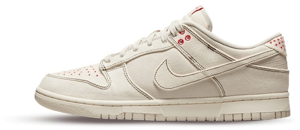 Nike Dunk Low Retro SE - Sneaker - Maat 45 - (Gebroken) Wit/Rood - Limited edition