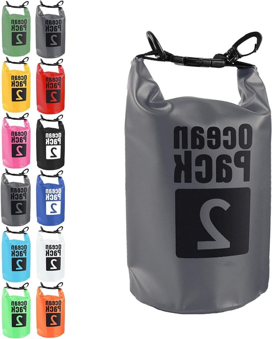 Grijze 2L waterdichte zak met "Ocean Pack 2" opdruk en zwarte kliksluiting.