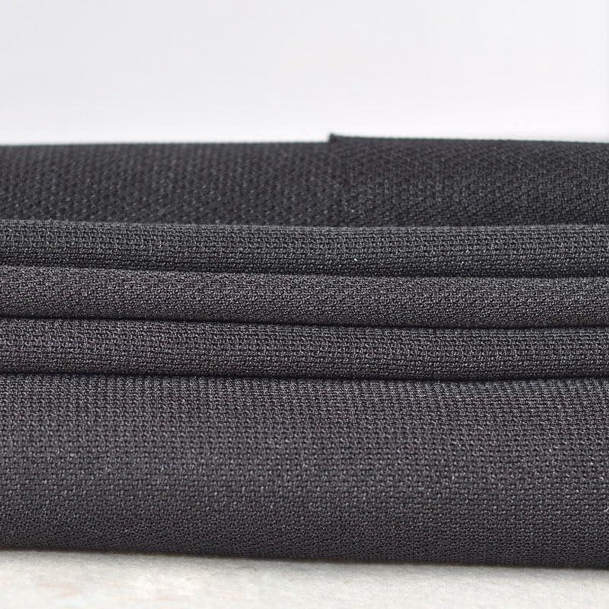 Luidsprekerdoek - Speakerstof Mesh - Luidsprekers Beschermen - Goede Geluidsdoorlaatbaarheid - 1.75x0.5m - Zwart