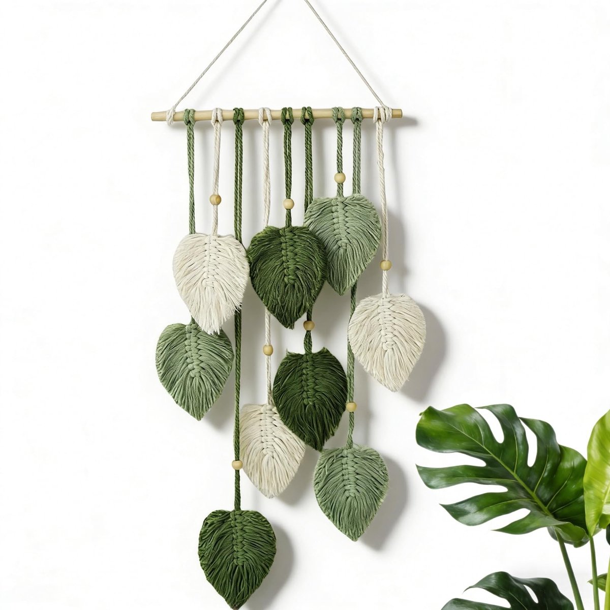 Dailygoods - Dailygoody - Macramé wandtapijt - Boho wanddecoratie - Handgemaakt met houten kralen - Groen - Wandtapijt voor slaapkamer woonkamer kinderkamer bruilof