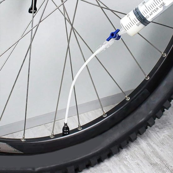 Fiets Banden Dichtmiddel Injector - Tubeless Kit Spuit - Banden Repareren - Innovatief Ontwerp - 60 ml - N.v.t. van fiets — afbeelding 2