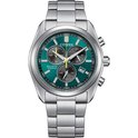 Zilverkleurig Citizen Eco-Drive Titanium horloge met groene wijzerplaat en chronograaf.
