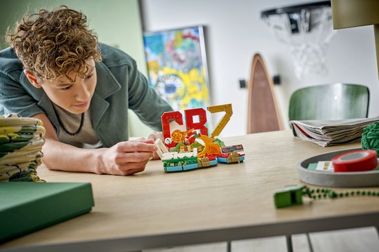 LEGO Editions - Cristiano Ronaldo - Temps forts du football CR 7 Ensemble de construction de football pour enfants - 43012