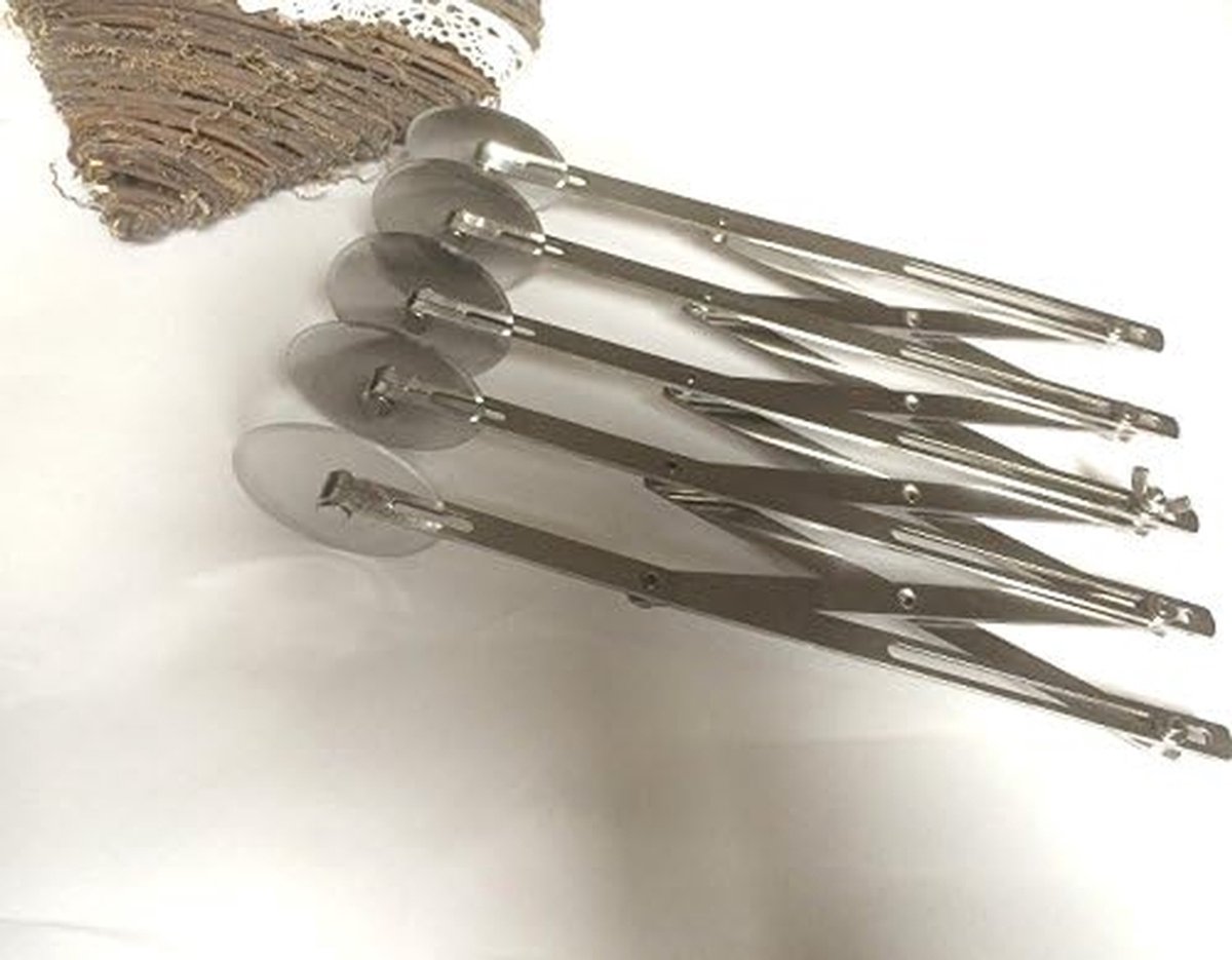 Deegsnijder RVS - Pastasnijder taart - Bakken en decoreren - Vijf verstelbare wielen - 25 x 6 cm - Zilverkleurig