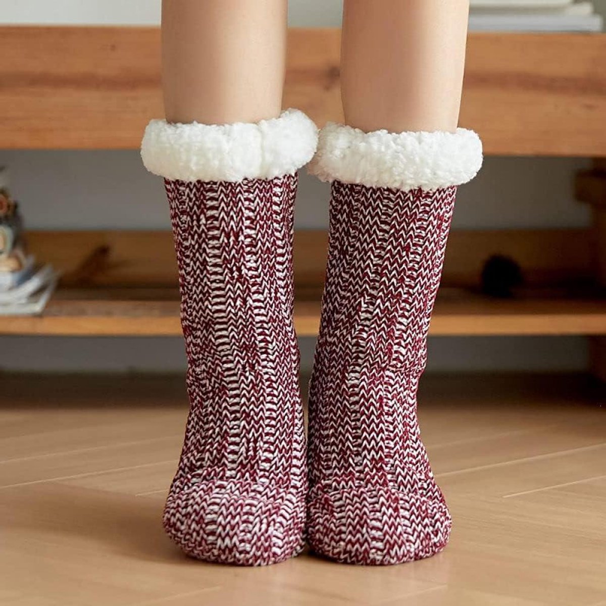 Dames Huissokken - Warme Sokken - Comfortabel Ontspannen - Anti-slip Zolen - One Size - Wijnrood Gestreept