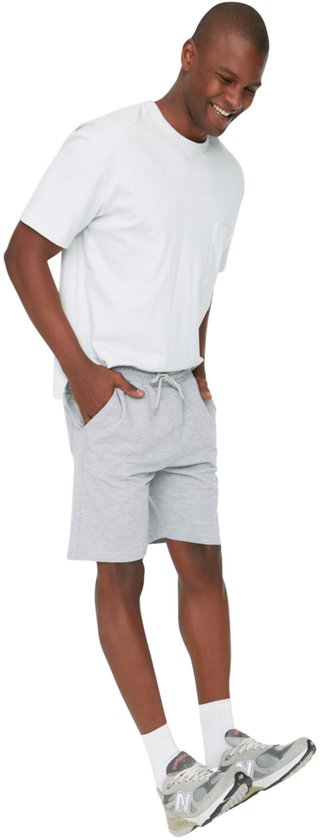 Trendyol pour homme midi taille régulière droite courte