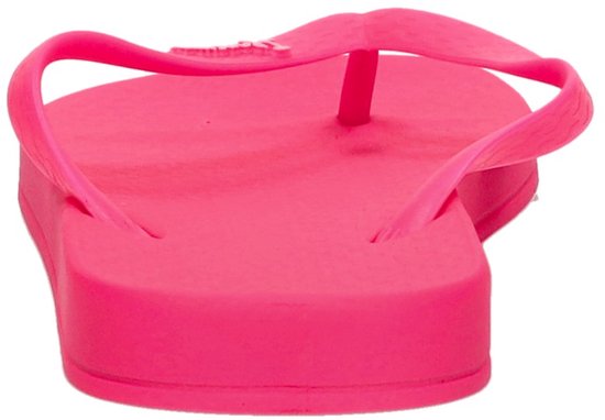 Fuchsia Ipanema teenslipper van de voorkant gezien.