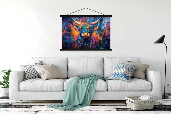 Posterhanger incl. Poster 150x100 cm - Schoolplaat - Schotse Hooglander - Abstract - Kleurrijk - Textielposter - Zwarte latten