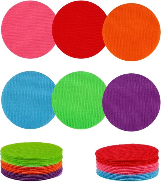 Kartonnen Cirkel Met Een Schaar Klaar Voor De Dag. Stock Foto - Image