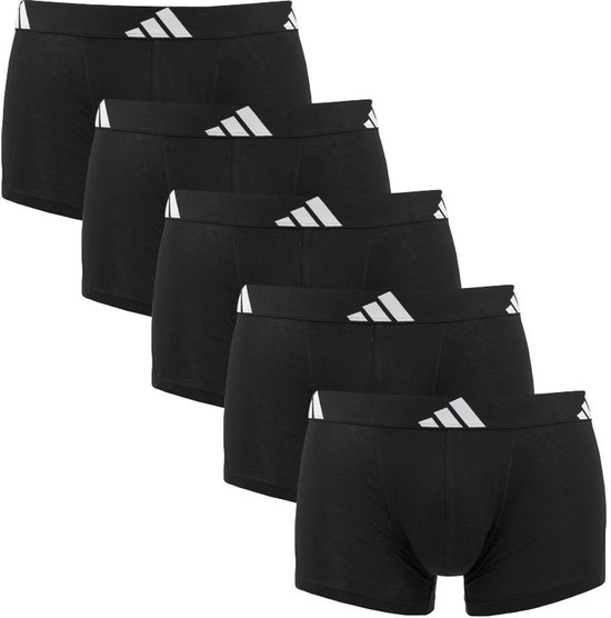 Vijf zwarte boxershorts gestapeld, met elastische band met wit Adidas logo.