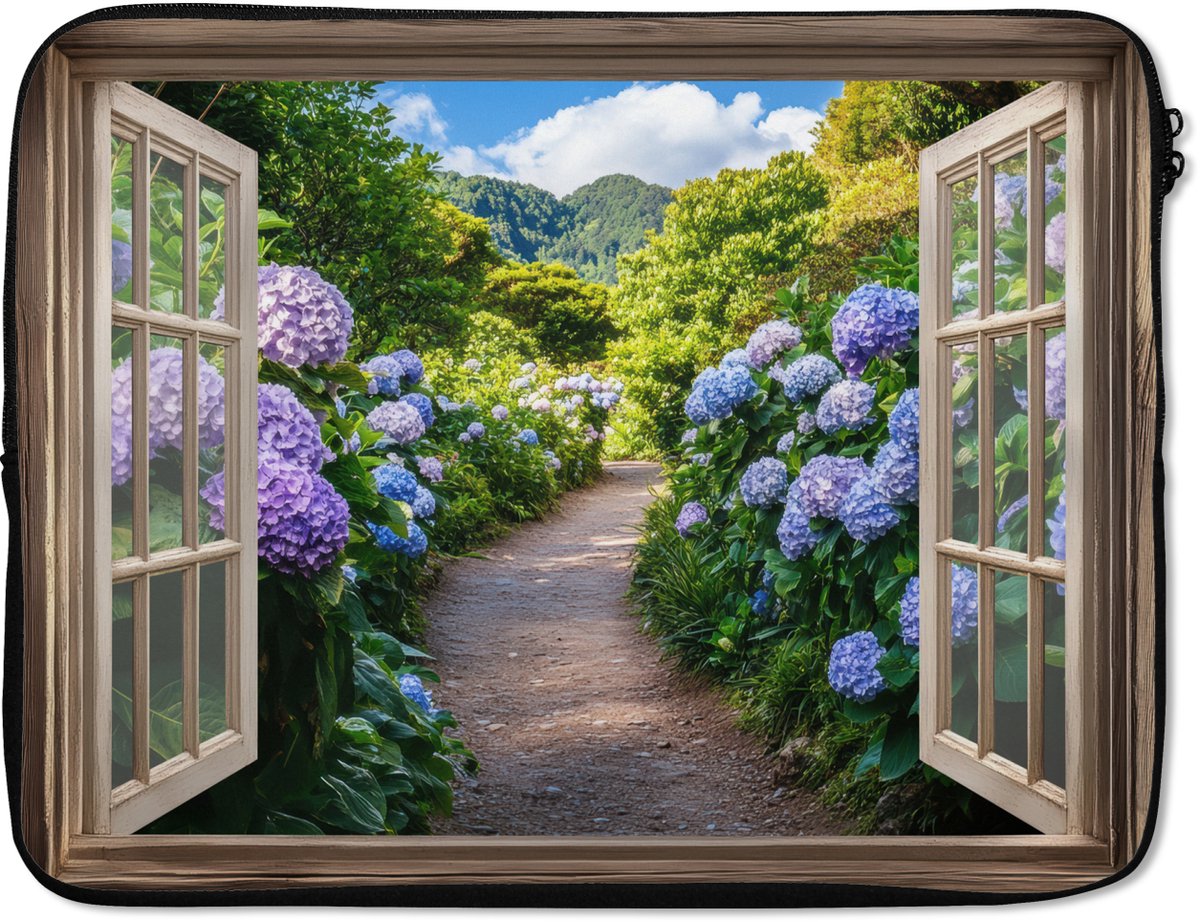Laptophoes 17 inch - Doorkijk - Hortensia - Pad - Natuur - Laptop sleeve - Binnenmaat 41x28 cm - Zwarte achterkant