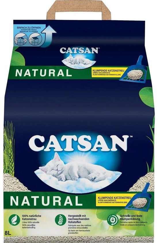 Catsan Natural kattenbakvulling met een slapende witte kat op een wolk, met groene bladeren, tarwe en een schep.